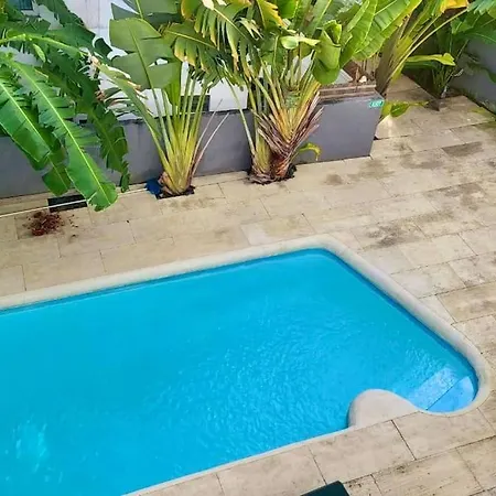 Fully Equipped Studio With Pool In Grand Bay